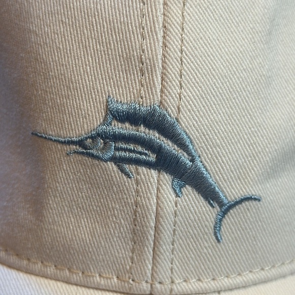 Tommy Bahama ladies mesh strap back truckers hat - Picture 3 of 10